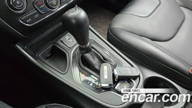 Jeep Cherokee (KL) 2.4 Limited 2WD 2022 — фото 9