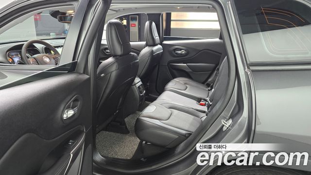 Jeep Cherokee (KL) 2.4 Limited 2WD 2022 — фото 11