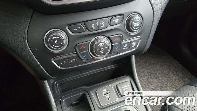 Jeep Cherokee (KL) 2.4 Limited 2WD 2022 — фото 29