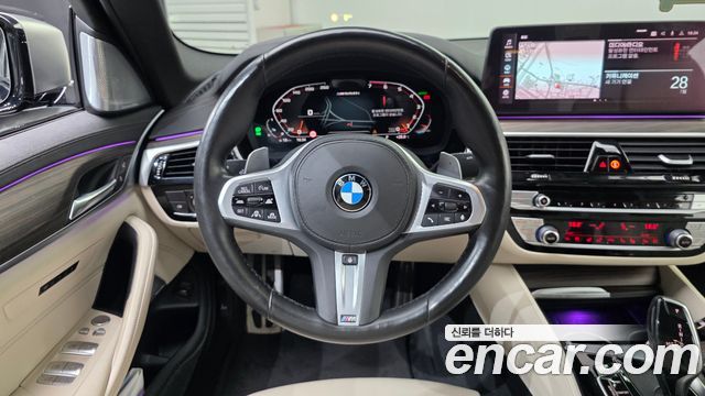 BMW 5 Series (G30) M550i xDrive 2021 — фото 13