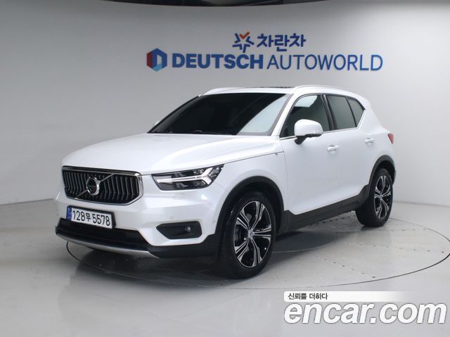 Volvo XC40 B4 Inscription 2021 — фото 2