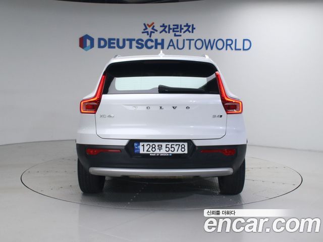 Volvo XC40 B4 Inscription 2021 — фото 5