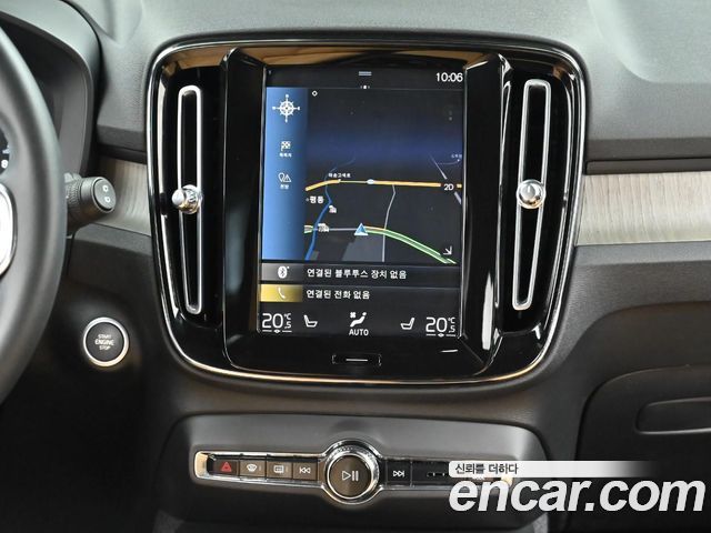 Volvo XC40 B4 Inscription 2021 — фото 18