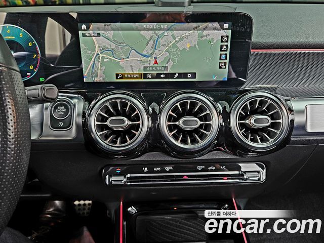 Mercedes-Benz GLB-Class (X247) GLB250 4MATIC 2021 — фото 20