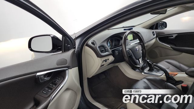 Volvo V40 Cross Country D3 2016 — фото 10