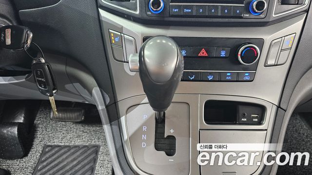 Hyundai Grand Starex Van 3-Seater Smart 2021 — фото 9