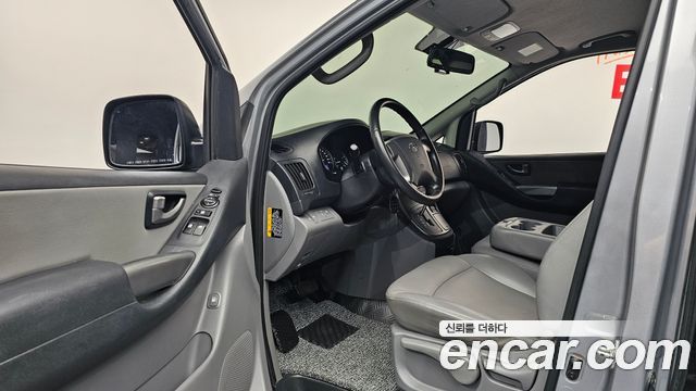 Hyundai Grand Starex Van 3-Seater Smart 2021 — фото 10