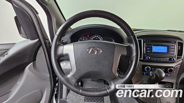 Hyundai Grand Starex Van 3-Seater Smart 2021 — фото 12