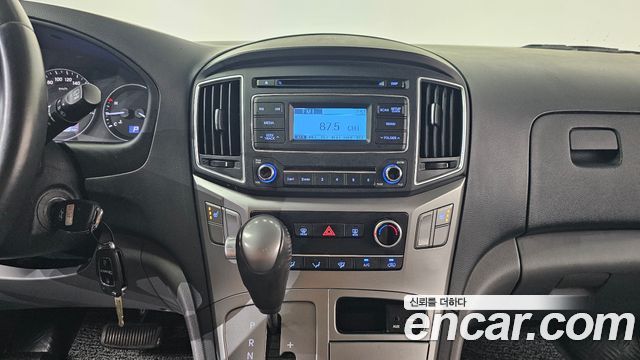 Hyundai Grand Starex Van 3-Seater Smart 2021 — фото 13