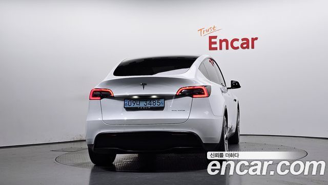 Tesla Model Y Long Range AWD 2021 — фото 4