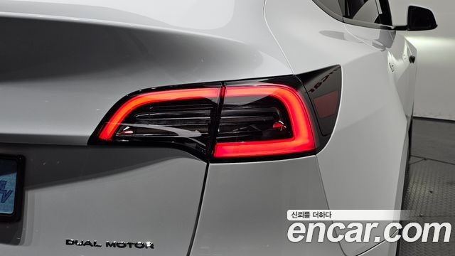 Tesla Model Y Long Range AWD 2021 — фото 23