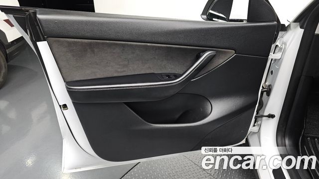 Tesla Model Y Long Range AWD 2021 — фото 24