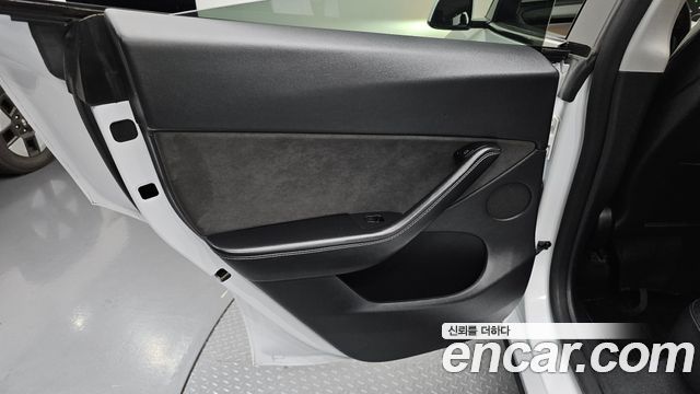 Tesla Model Y Long Range AWD 2021 — фото 25