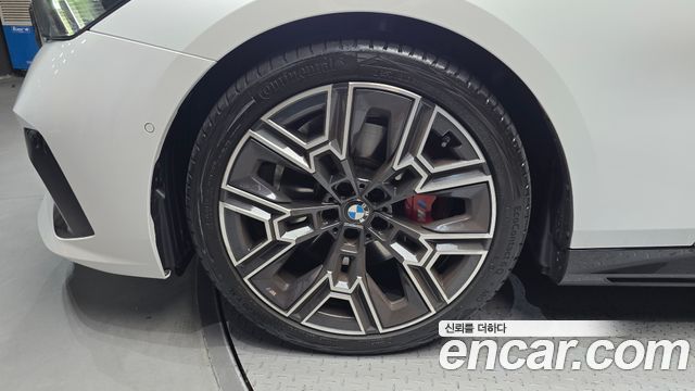 BMW 5 Series (G60) 530i xDrive M Sport Pro Special Edition 2026 — фото 5