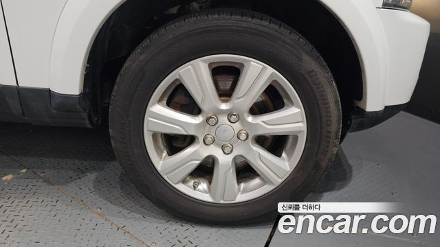 Land Rover Discovery 4 3.0 SDV6 SE 2016 — фото 5
