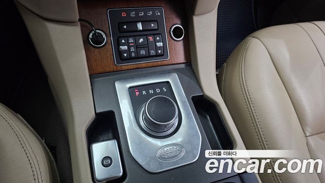 Land Rover Discovery 4 3.0 SDV6 SE 2016 — фото 9