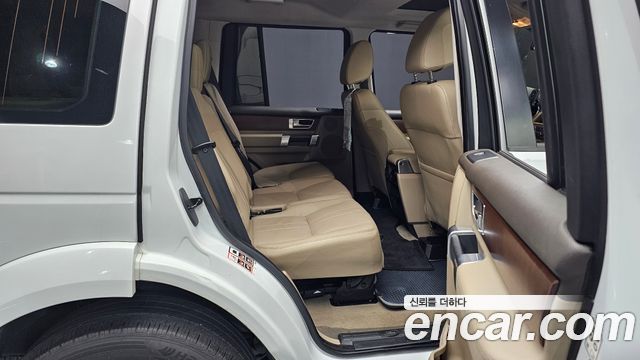 Land Rover Discovery 4 3.0 SDV6 SE 2016 — фото 12
