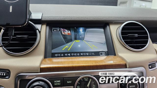 Land Rover Discovery 4 3.0 SDV6 SE 2016 — фото 15