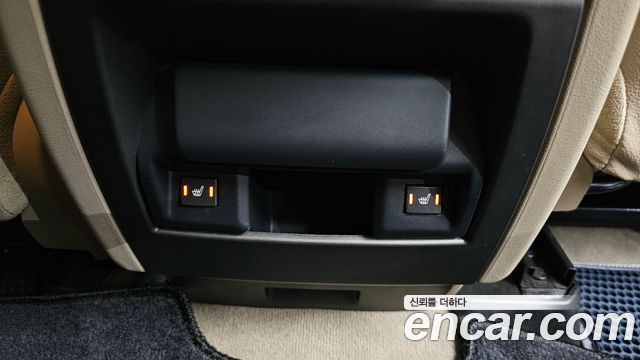 Land Rover Discovery 4 3.0 SDV6 SE 2016 — фото 18