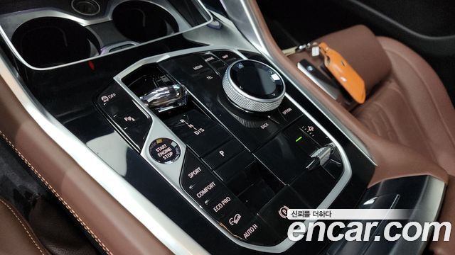 BMW X6 (G06) xDrive40i M Sport 2025 — фото 9