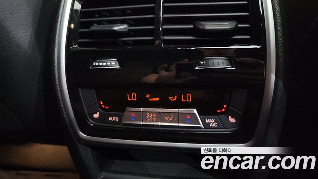 BMW X6 (G06) xDrive40i M Sport 2025 — фото 32