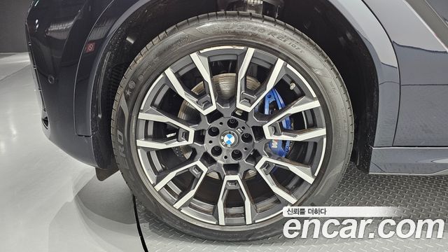 BMW X6 (G06) xDrive40i M Sport 2024 — фото 5