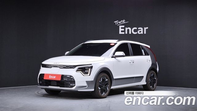 Kia Niro EV Earth 2025 — фото 1