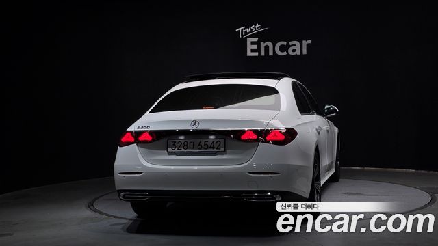 Mercedes-Benz E-Class (W214) E200 Avantgarde 2024 — фото 4