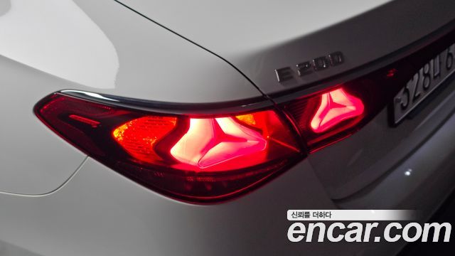 Mercedes-Benz E-Class (W214) E200 Avantgarde 2024 — фото 29