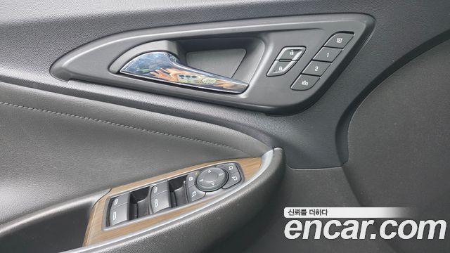 Chevrolet Malibu 2.0 Turbo Premier Special 2019 — фото 12