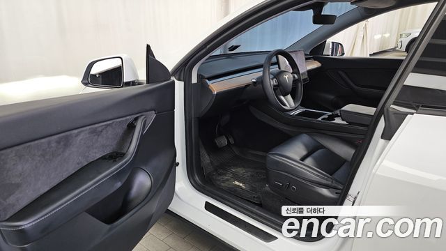 Tesla Model Y Long Range AWD 2021 — фото 10
