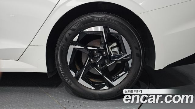 Kia K5 (III) 2.0 Noblesse 2024 — фото 21