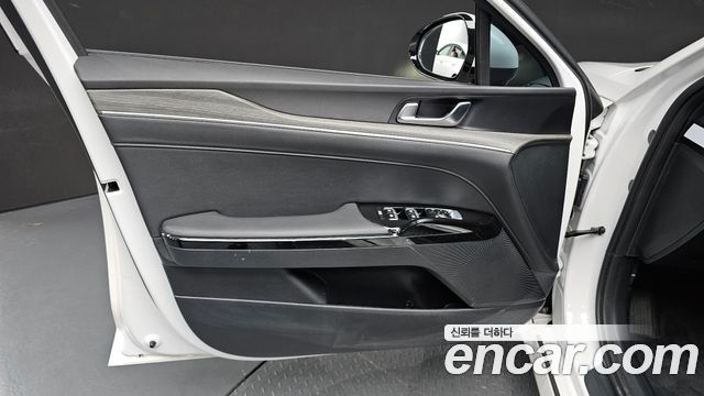 Kia K5 (III) 2.0 Noblesse 2024 — фото 24