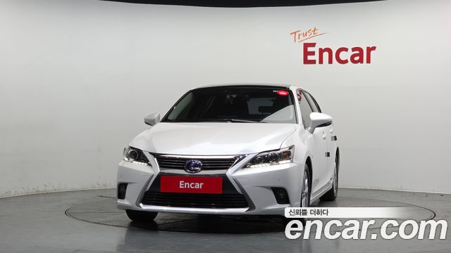 Lexus CT200h 1.8 Supreme ZWA10 2017 — фото 3
