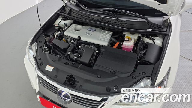 Lexus CT200h 1.8 Supreme ZWA10 2017 — фото 6