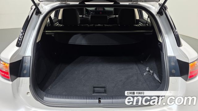 Lexus CT200h 1.8 Supreme ZWA10 2017 — фото 20