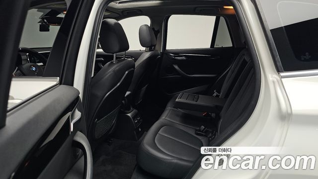 BMW X1 (F48) xDrive 18d 2017 — фото 15