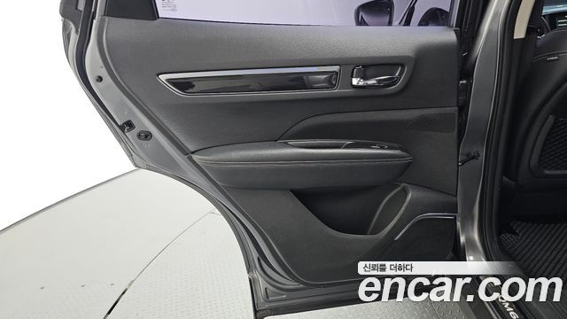 Renault Korea QM6 Diesel 2WD RE Signature 2017 — фото 24