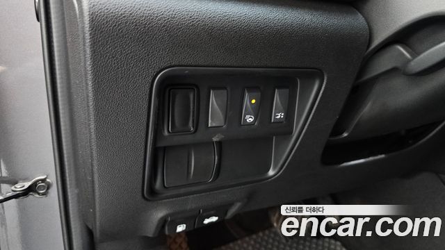 Renault Korea QM6 Diesel 2WD RE Signature 2017 — фото 28