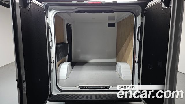 Hyundai ST1 Cargo Premium 2026 — фото 30