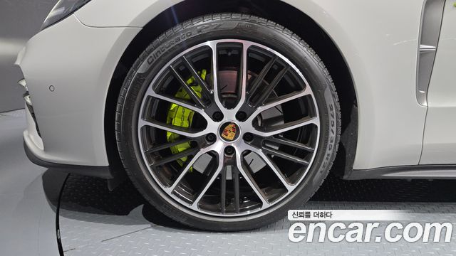Porsche Panamera (971) 2.9 AWD E-Hybrid Platinum Edition 2023 — фото 5