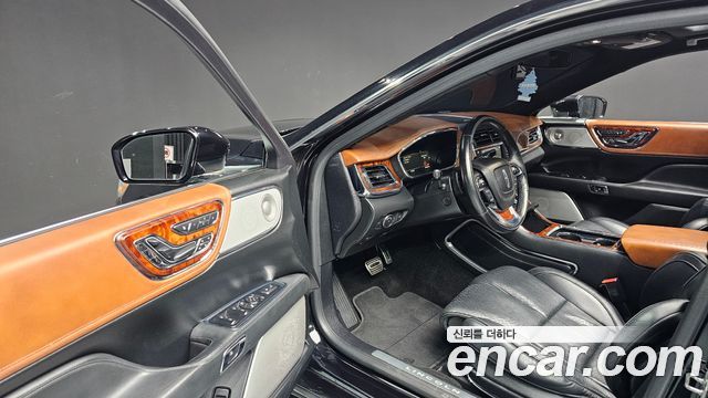 Lincoln Continental (X) 3.0 Black Label AWD 2019 — фото 17