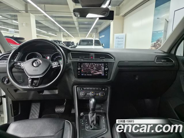 Volkswagen Tiguan (II) 2.0 TDI Premium 2020 — фото 7
