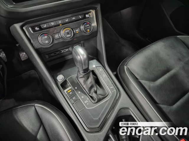 Volkswagen Tiguan (II) 2.0 TDI Premium 2020 — фото 9