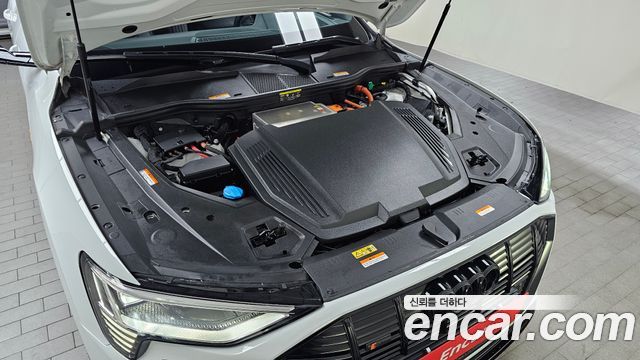 Audi e-tron 55 Quattro Sportback 2021 — фото 6