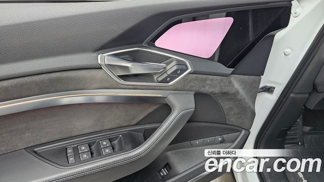 Audi e-tron 55 Quattro Sportback 2021 — фото 20