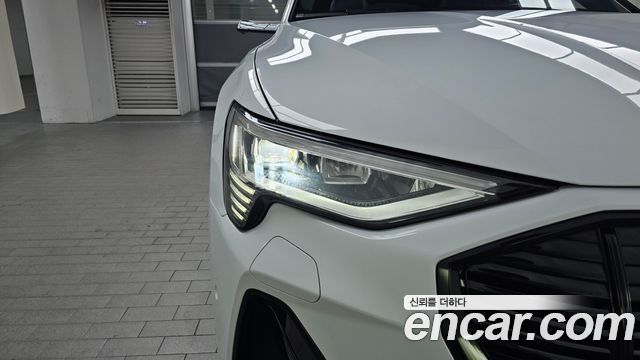 Audi e-tron 55 Quattro Sportback 2021 — фото 22
