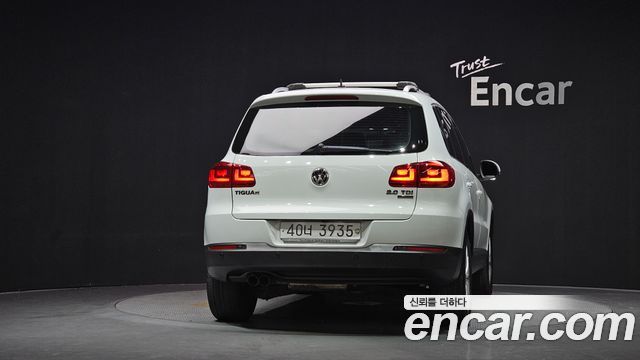 Volkswagen Tiguan 2.0 TDI Comfort 5N 2015 — фото 4