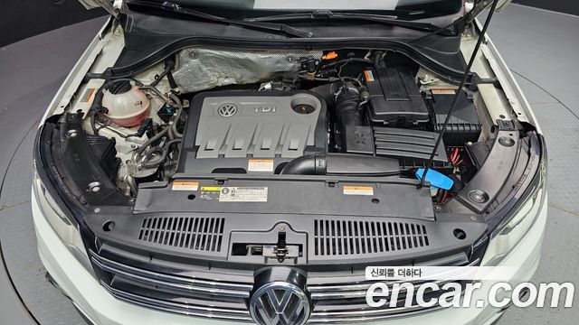 Volkswagen Tiguan 2.0 TDI Comfort 5N 2015 — фото 6