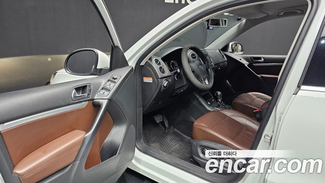 Volkswagen Tiguan 2.0 TDI Comfort 5N 2015 — фото 10